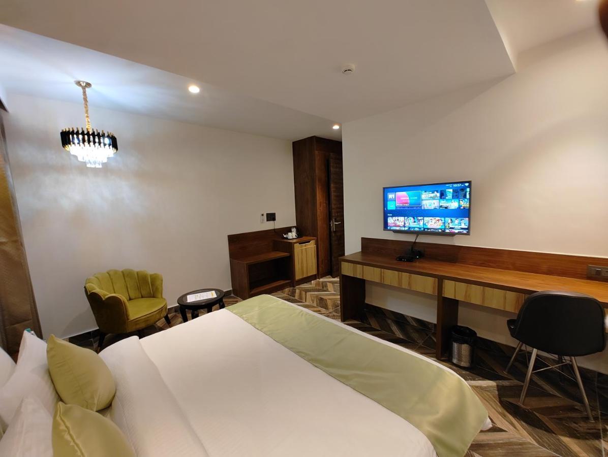 Grand Luxotica By Dls Hotels Dehradun Exterior photo