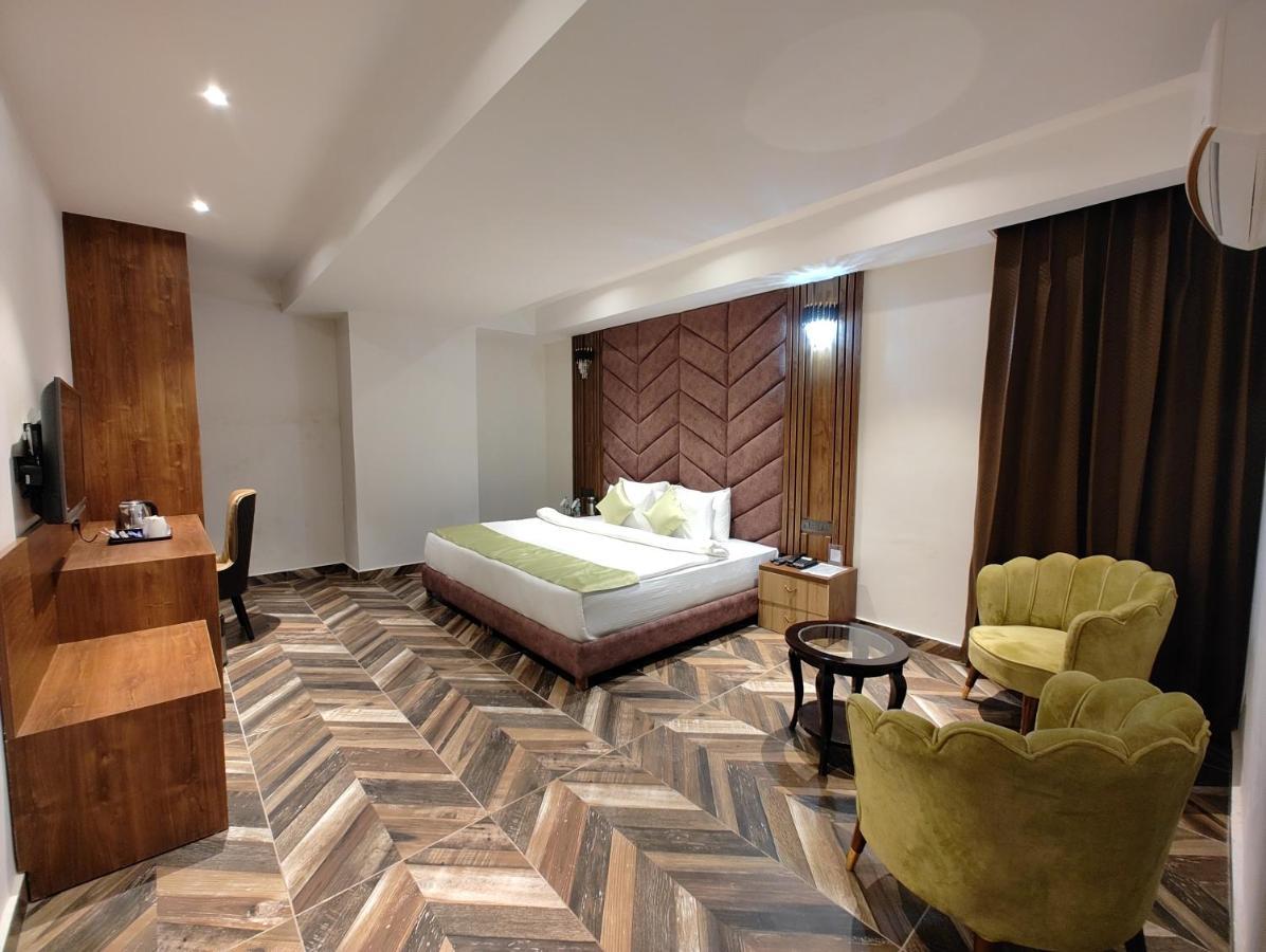 Grand Luxotica By Dls Hotels Dehradun Exterior photo