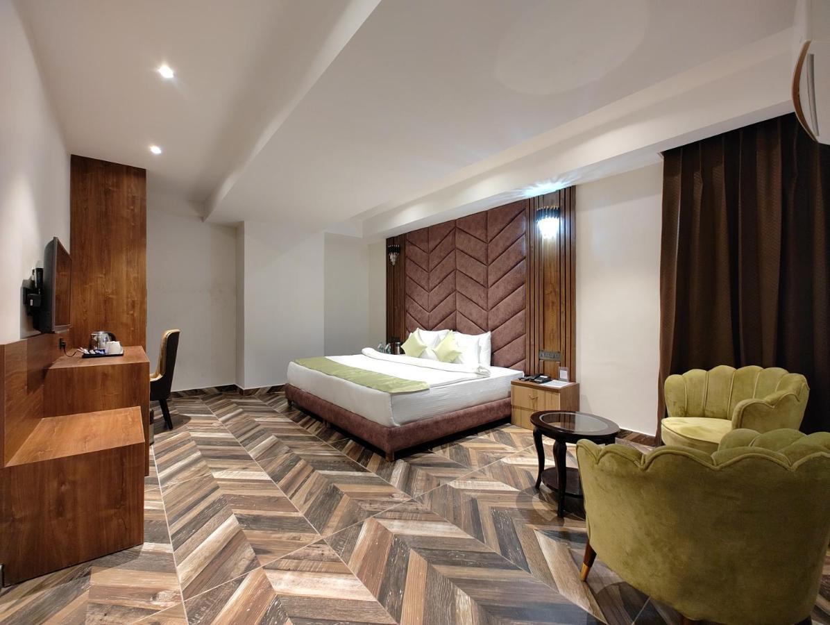 Grand Luxotica By Dls Hotels Dehradun Exterior photo